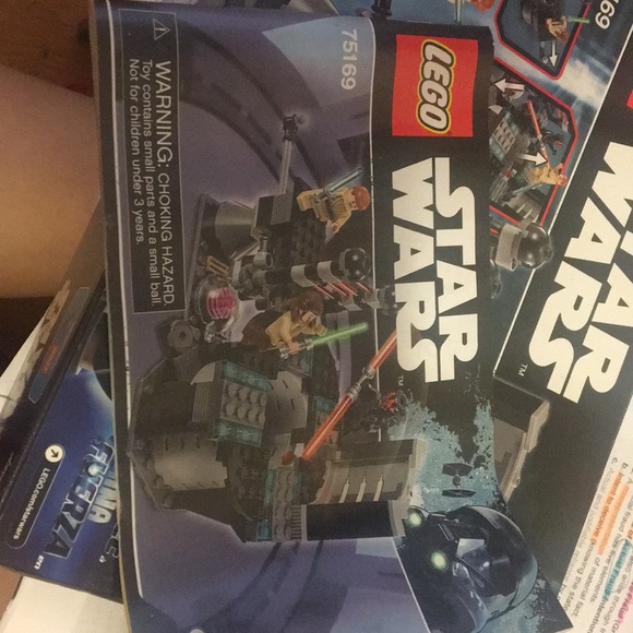 Lego - Picture 2 of 6